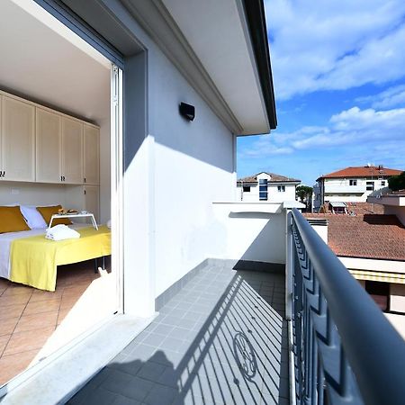 Residence Marlin Riccione Exterior foto