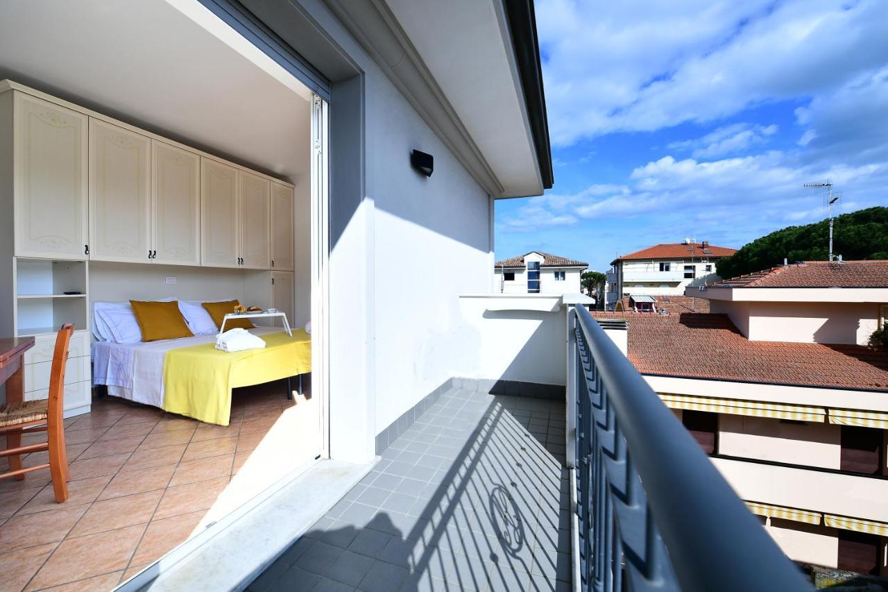 Residence Marlin Riccione Exterior foto